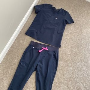 Figs Scrub Set- Quiet Navy (Catrina one pocket top and Zamora joggers)